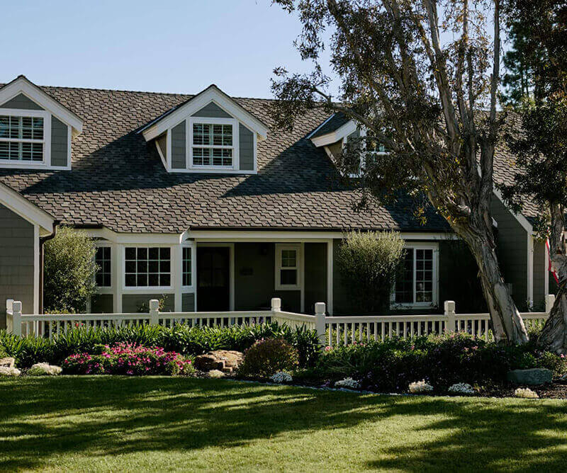 Exterior and lawn of ouse with curb appeal