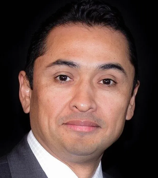 Eddy Delgado Headshot.